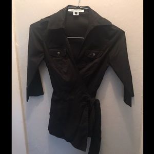 Diane Von Furstenberg black wrap top size 0